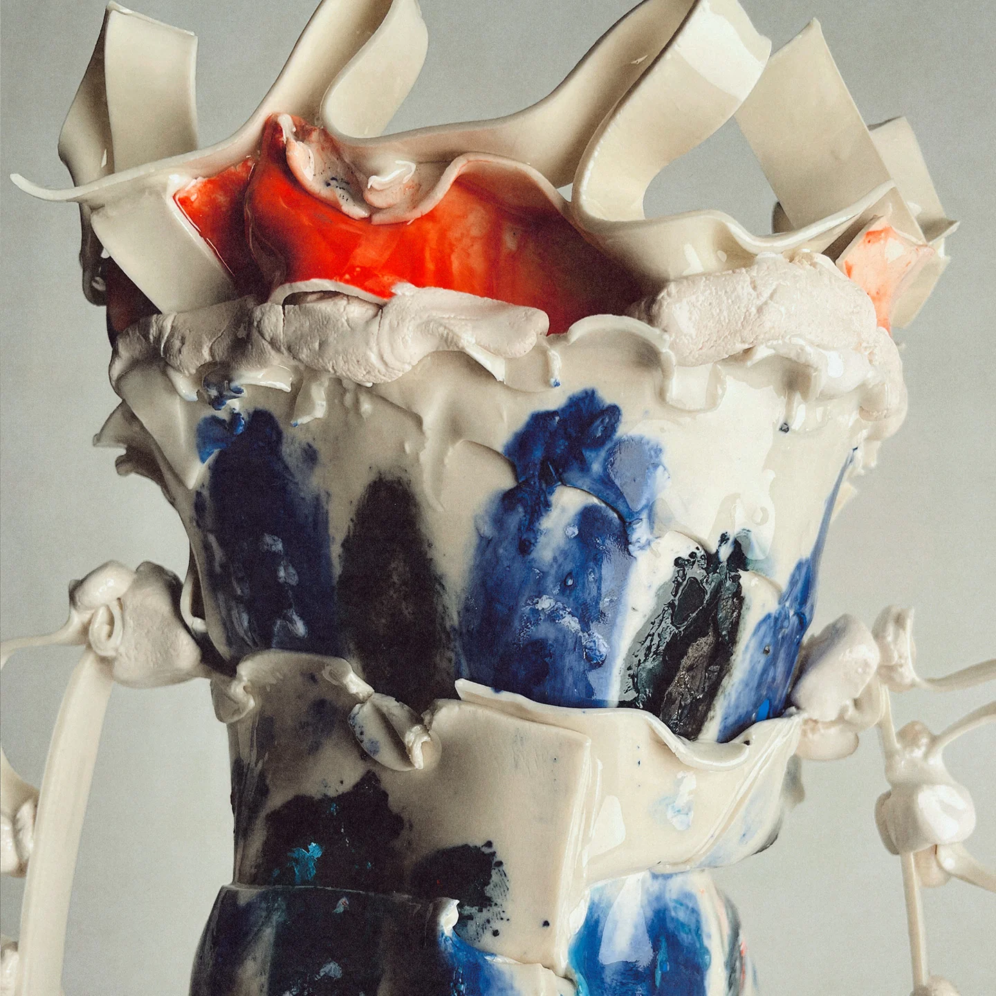 RAISED-VASE-_01_Detail_74e463d2-d820-4dff-aacf-652f424a2c15_1440x1440_crop_center.jpg