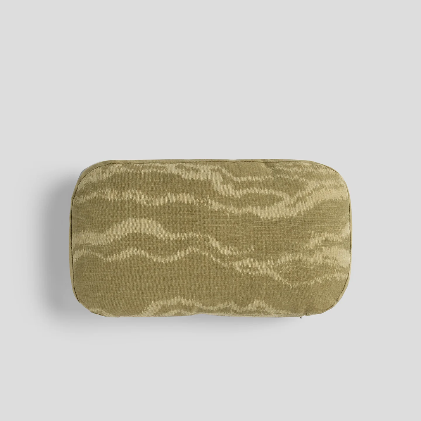 Small-Rounded-Box-Cushion-in-Odessa-Savanna_1440x1440_crop_center.jpg